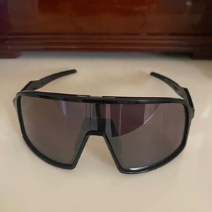 Oakley Sutro S